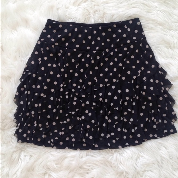 Dresses & Skirts - Ruffle skirt